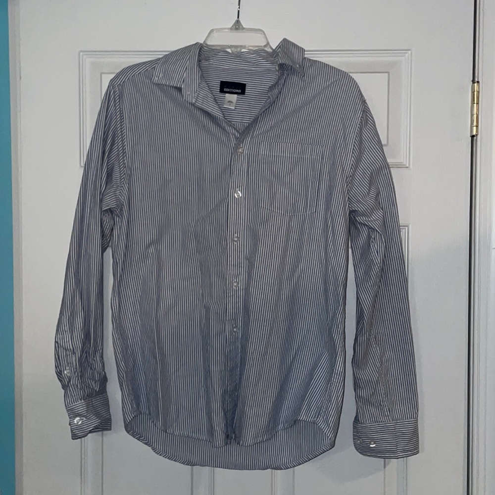 Men’s pinstripe button down